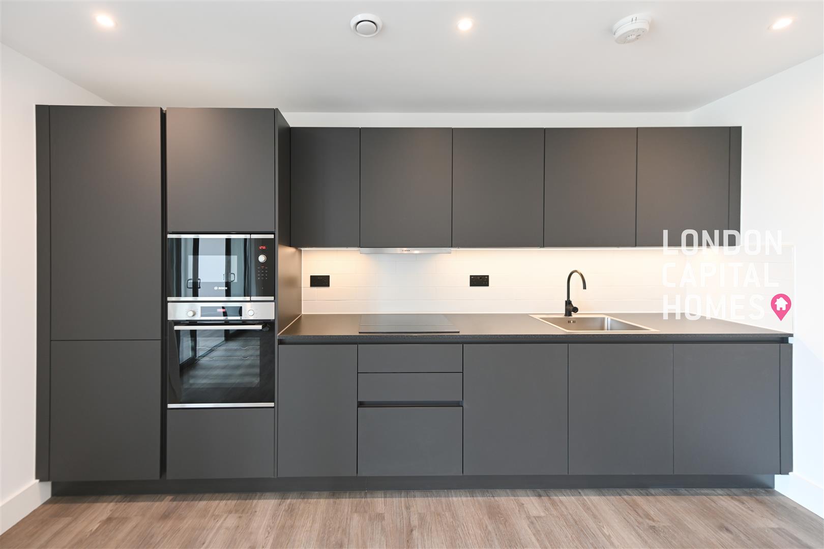 2 bed property in 8 Station Road, CROYDON